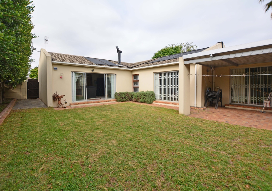 4 Bedroom Property for Sale in Table View Western Cape